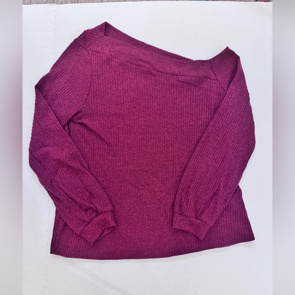 Kaleigh off the shoulder Women's Burgundy Top - Picture 1 of 8